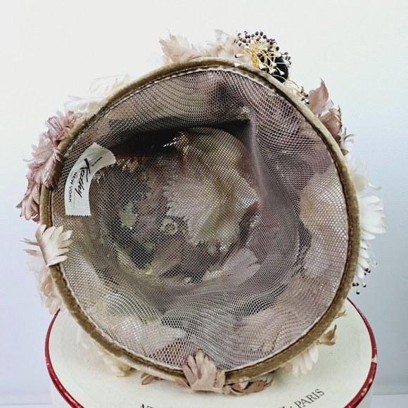 Vintage Miss Kathy New York Neutral Color Silk Floral Velvet Bow Cloche Hat - Picture 5 of 8